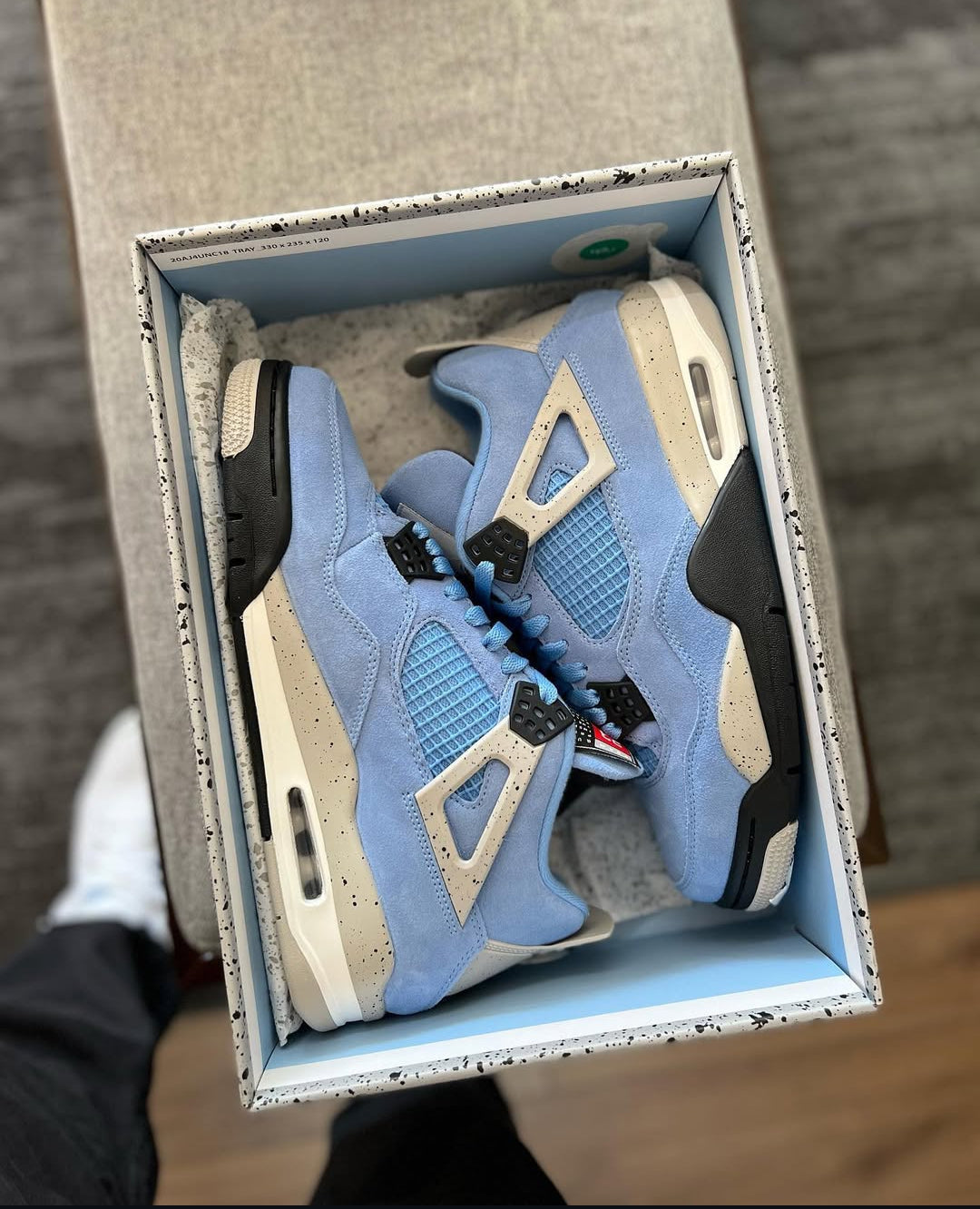 Jordan 4 Retro University Blue